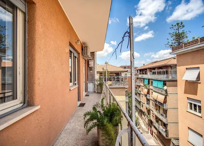 Homely - Spacious In Gianicolo District *