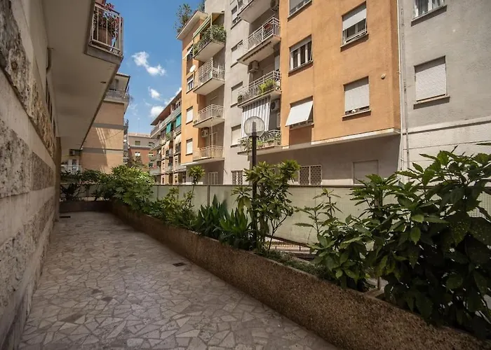 Homely - Spacious In Gianicolo District