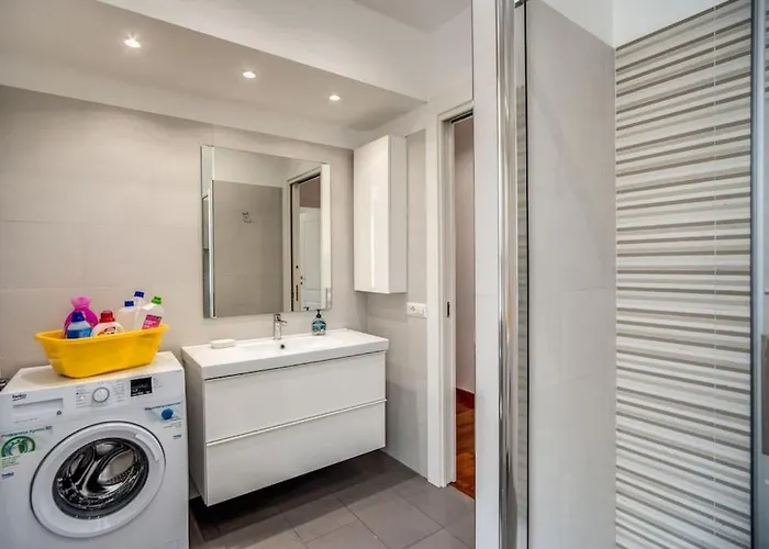 Homely - Spacious In Gianicolo District