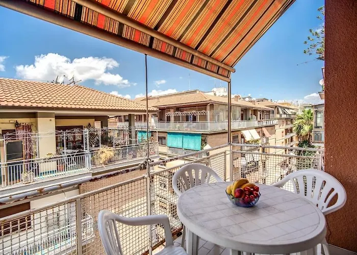 Homely - Spacious In Gianicolo District Appartamento *
